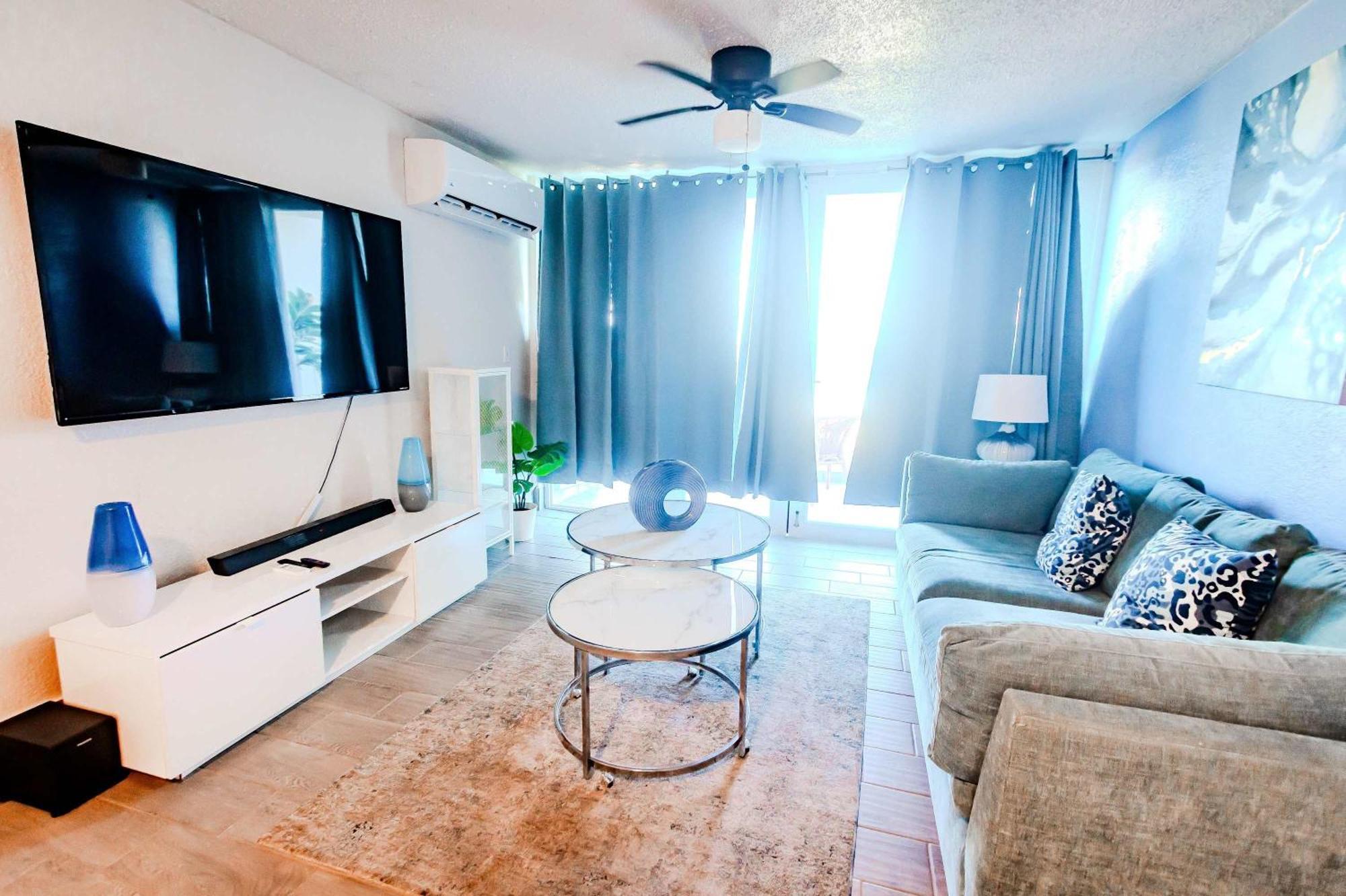 Sunset Paradise Cozy Beachfront Escape - Isla Verde San Juan Exteriör bild