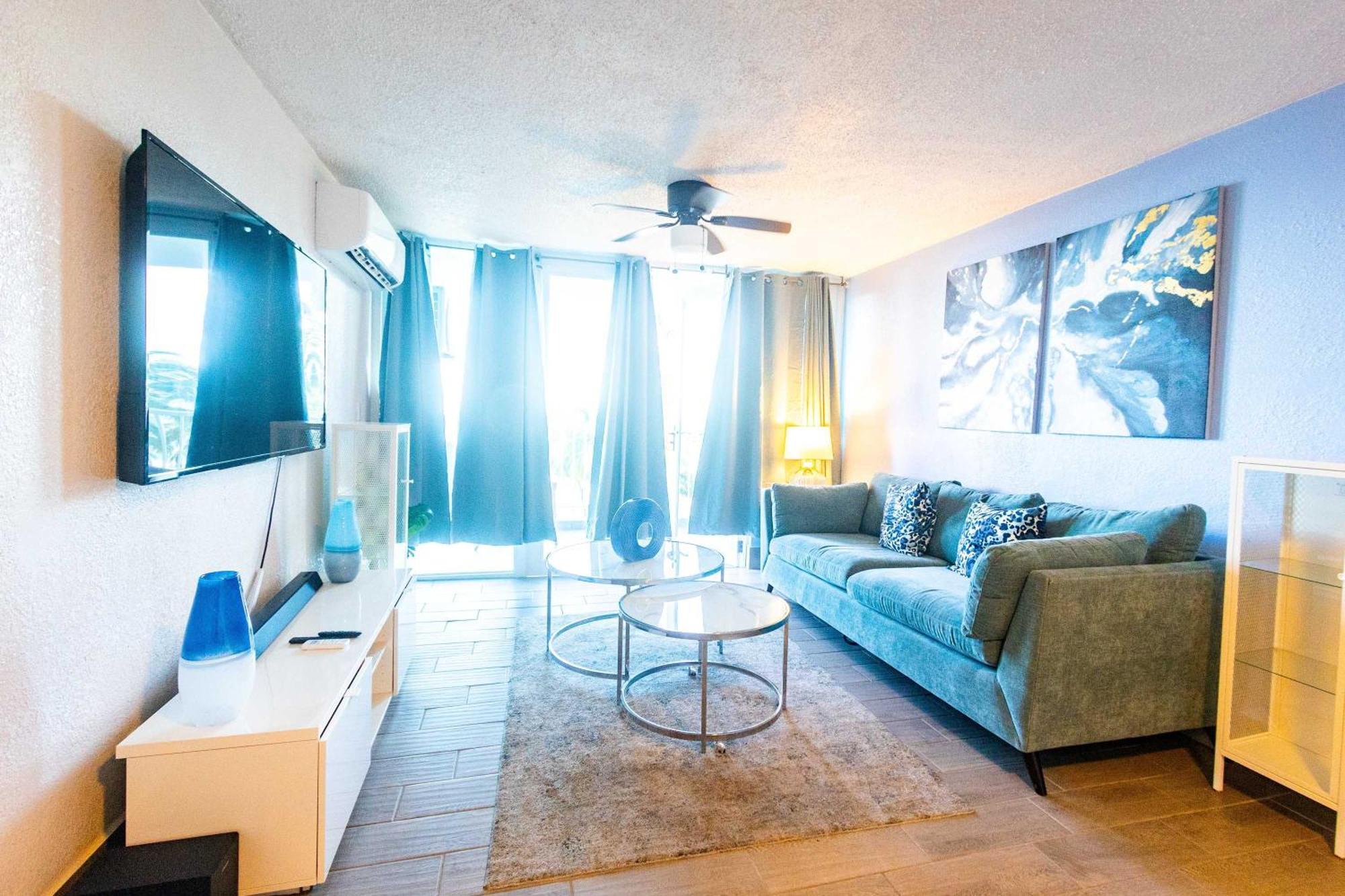 Sunset Paradise Cozy Beachfront Escape - Isla Verde San Juan Exteriör bild
